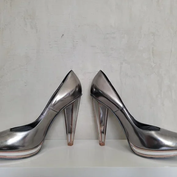 Yves Saint Laurent (rive gauche)